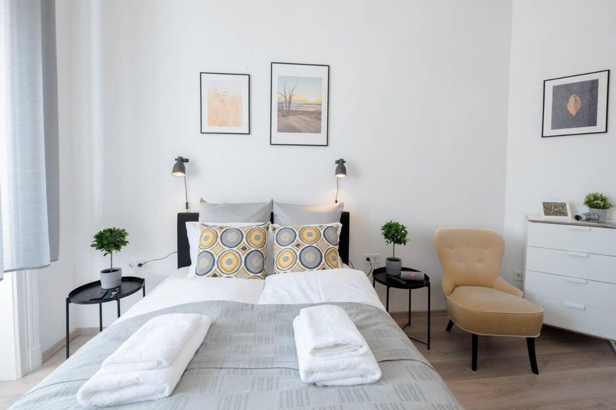 New A C Studio With View Of The Synagogue 부다페스트 외부 사진